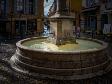  Aix and its fountains